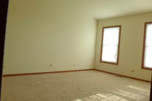 214 Magnolia Dr, North Aurora, IL 60542 - Photo 9