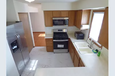 214 Magnolia Drive, North Aurora, IL 60542 - Photo 3
