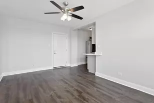 1521 W Sherwin Ave, Chicago, IL 60626 - Photo 5