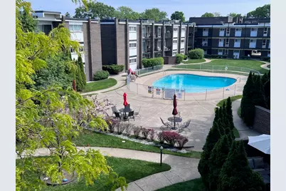 10125 Cherry Parkway #203, Skokie, IL 60076 - Photo 17