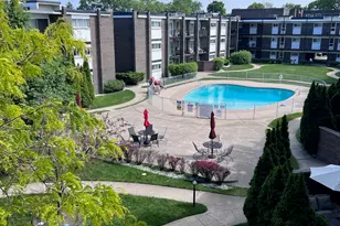 10125 Cherry Pkwy, Skokie, IL 60076 - Photo 17