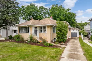 310 Shenstone Rd, Riverside, IL 60546 - Photo 1