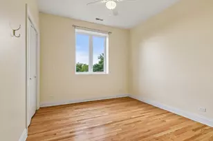 2049 W Morse Ave, Chicago, IL 60645 - Photo 19