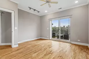 2049 W Morse Ave, Chicago, IL 60645 - Photo 15