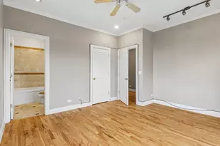 2049 W Morse Ave, Chicago, IL 60645 - Photo 17