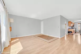 1450 Plymouth Pl, Glenview, IL 60025 - Photo 17