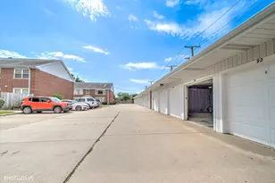1450 Plymouth Pl, Glenview, IL 60025 - Photo 27