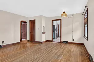 1618 S Center St, Bloomington, IL 61701 - Photo 5