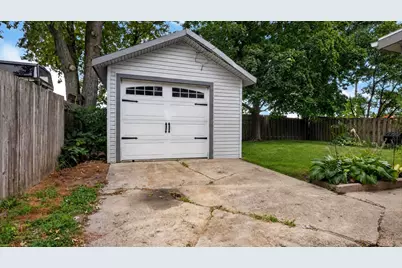 1618 S Center Street, Bloomington, IL 61701 - Photo 23
