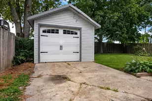 1618 S Center St, Bloomington, IL 61701 - Photo 23