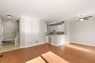 1075 Castleshire Dr, Woodstock, IL 60098 - Photo 11