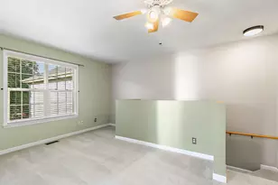 1075 Castleshire Dr, Woodstock, IL 60098 - Photo 13