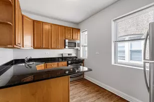 7324 N Damen Ave, Chicago, IL 60645 - Photo 5