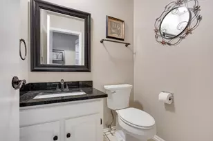 717 S Point Dr, Schaumburg, IL 60193 - Photo 7