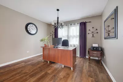 717 S Point Drive, Schaumburg, IL 60193 - Photo 5