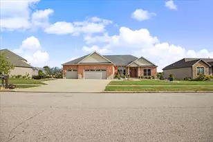 3608 Pamela Dr, Bloomington, IL 61704 - Photo 3