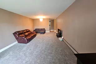 974 Thornton Ln, Buffalo Grove, IL 60089 - Photo 3