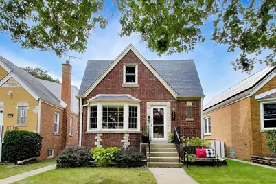5042 N Melvina Avenue, Chicago, IL 60630 - Photo 1