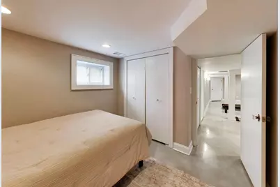 5042 N Melvina Avenue, Chicago, IL 60630 - Photo 21