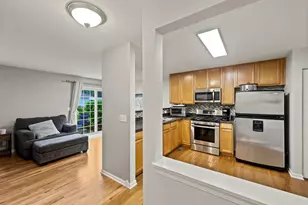 28055 W Niagara St, Lakemoor, IL 60051 - Photo 5