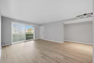 9386 Bay Colony Dr, Des Plaines, IL 60016 - Photo 15