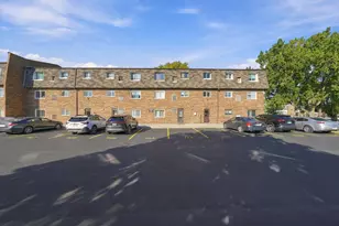 9386 Bay Colony Dr, Des Plaines, IL 60016 - Photo 23