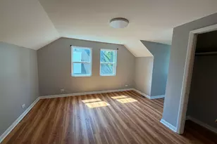 9243 Lynwood Dr, Oak Lawn, IL 60453 - Photo 11