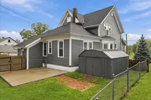 607 N 1st St, Ashton, IL 61006 - Photo 23