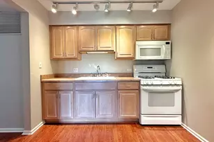 5000 Carriage Way Dr, Rolling Meadows, IL 60008 - Photo 5