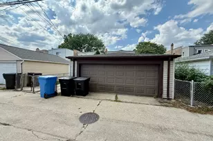 6147 N Meade Ave, Chicago, IL 60646 - Photo 23