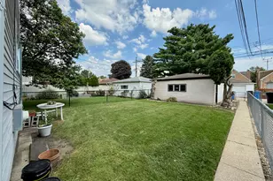 6147 N Meade Ave, Chicago, IL 60646 - Photo 21