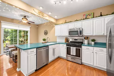 227 Wimbledon Place, Bloomingdale, IL 60108 - Photo 7