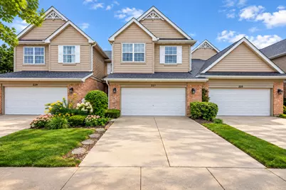 227 Wimbledon Place, Bloomingdale, IL 60108 - Photo 1