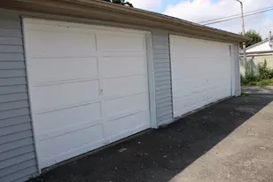 764 E New York St, Aurora, IL 60505 - Photo 3
