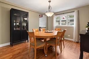 27W501 Williams St, Winfield, IL 60190 - Photo 7