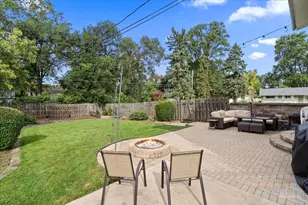 27W501 Williams St, Winfield, IL 60190 - Photo 25