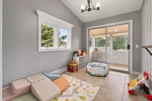 27W501 Williams St, Winfield, IL 60190 - Photo 11