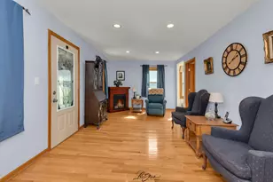 143 N Jefferson St, Lockport, IL 60441 - Photo 7