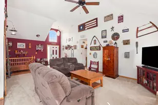 612 Yellowstone Ln, Yorkville, IL 60560 - Photo 3