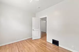 310 E 138th St, Chicago, IL 60827 - Photo 17