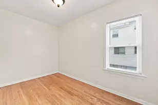 310 E 138th St, Chicago, IL 60827 - Photo 9