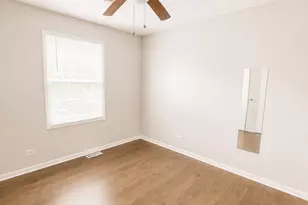 2116 Briar Hill Dr, Schaumburg, IL 60194 - Photo 7