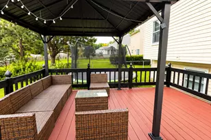 2116 Briar Hill Dr, Schaumburg, IL 60194 - Photo 9