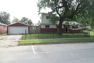 14045 S Claire Blvd, Robbins, IL 60472 - Photo 1