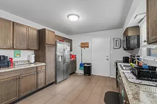 1906 Winchester Dr, Champaign, IL 61821 - Photo 11