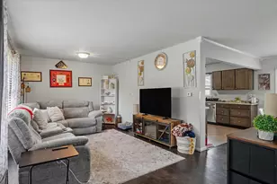 1906 Winchester Dr, Champaign, IL 61821 - Photo 5