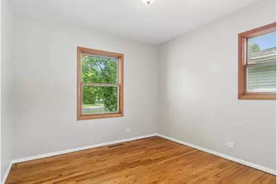 1525 N Patton Avenue, Arlington Heights, IL 60004 - Photo 17
