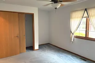 35 S Juniper Dr, North Aurora, IL 60542 - Photo 15