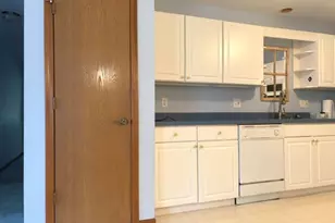 35 S Juniper Dr, North Aurora, IL 60542 - Photo 9