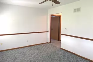 35 S Juniper Dr, North Aurora, IL 60542 - Photo 29